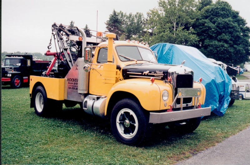 Photo: Mack B Model Twin Boom Wrecker #1 | Wreckers And Tow Trucks ...