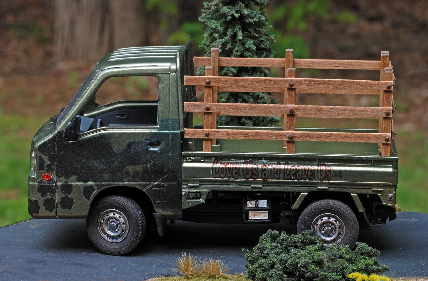 Standing Pup LULU truck DSC 2253