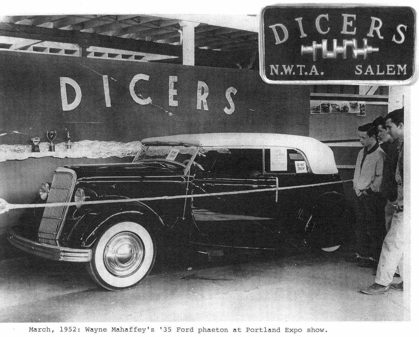 Photo WayneMahaffey35FordCarShow Wayne Mahaffey's 1935 Ford