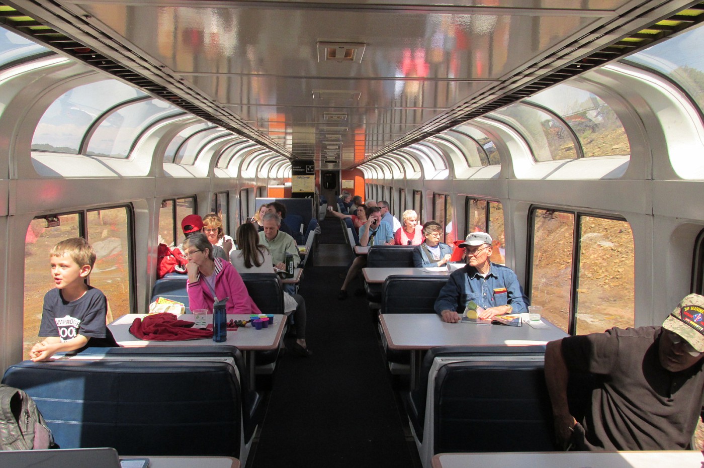 Photo LOUNGE CAR ON THE SOUTHWEST CHIEF 2014 PLANES