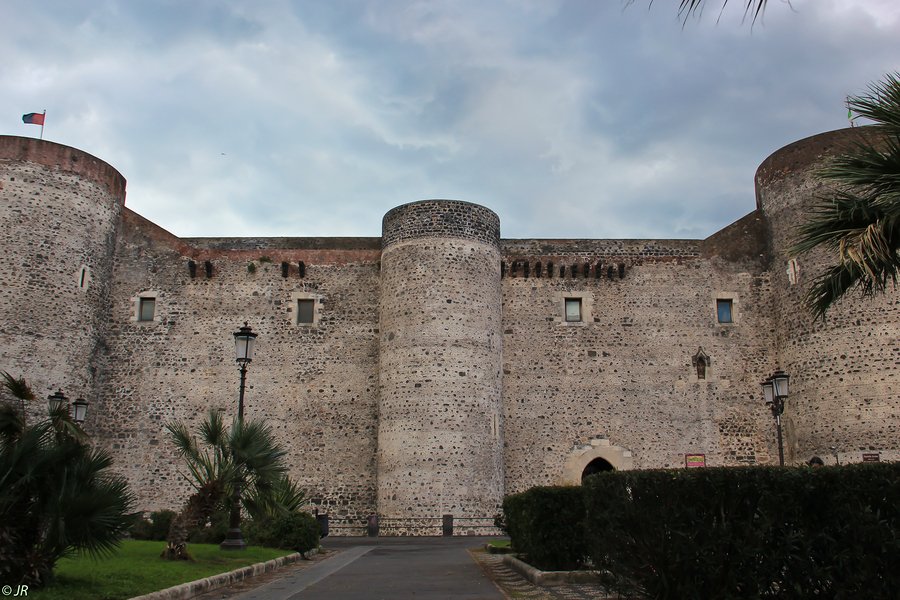 Замок урсино италия