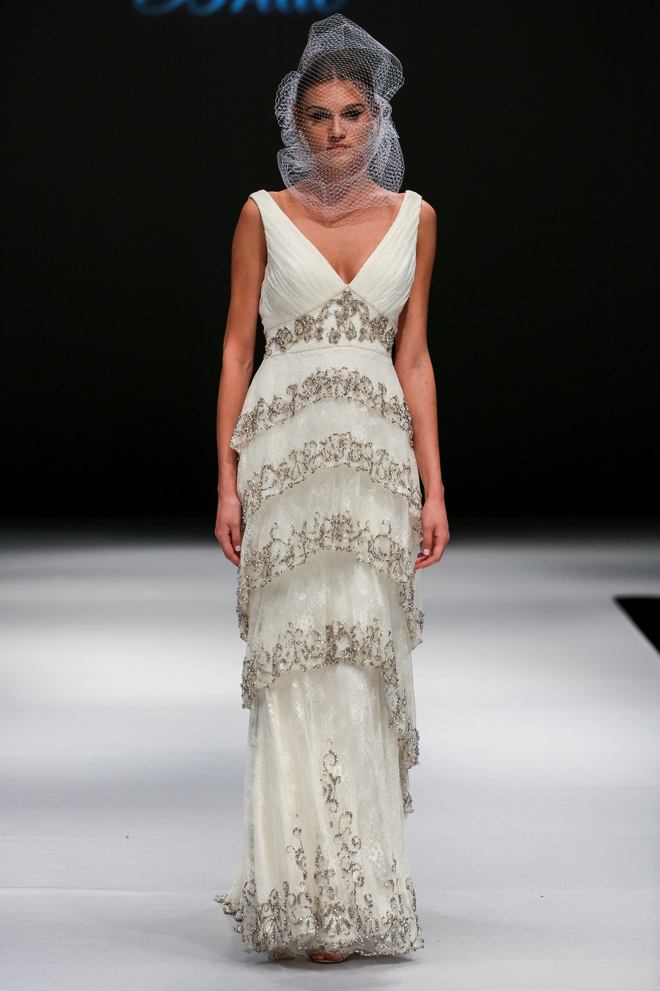 Badgley_Mischka_FW15_640-vi.jpg