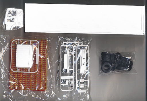 033746 Mitsubishi Fuso Super Great High Roof Trailer (1:32