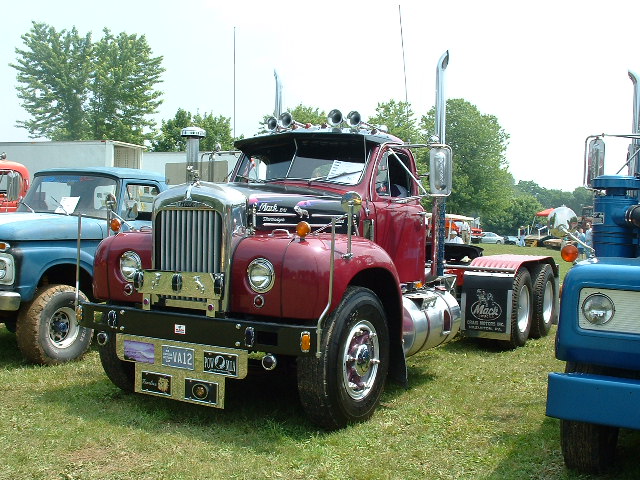 Photo: 1960 Mack B61 | 2003 Antique Truck Club Of America Show