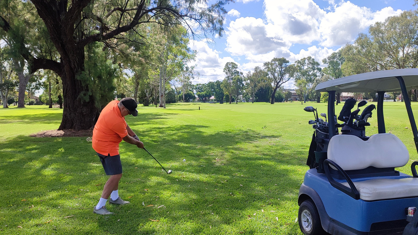 Photo 2023 04 02 01 With Denis at Singleton Golf Club 2023 03 31