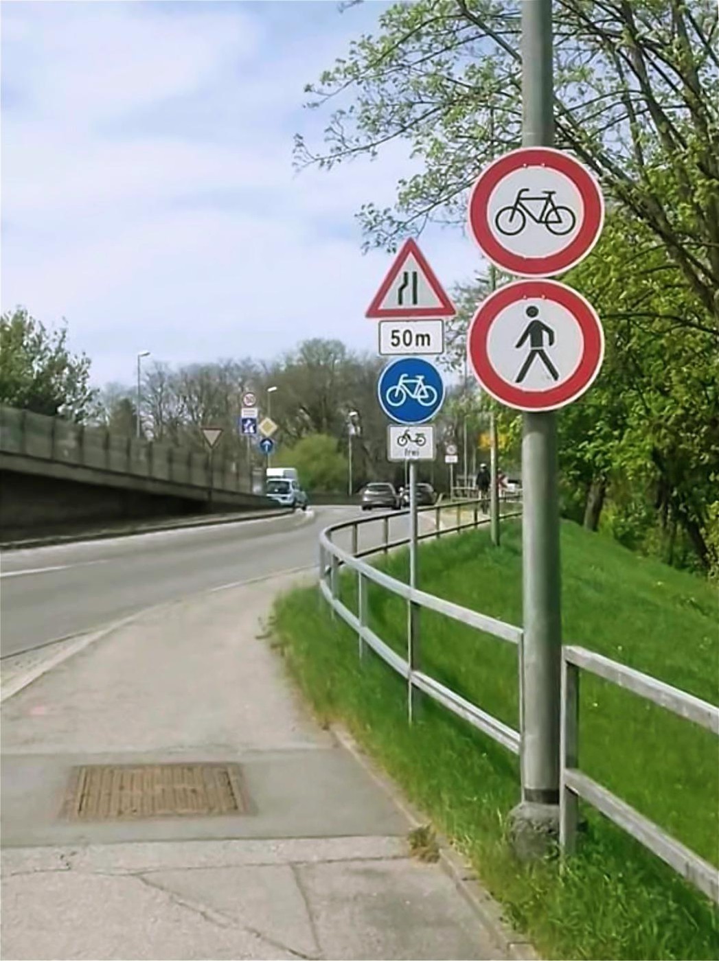 Radfahrverbot auf benutzungspflichtigem Radweg!