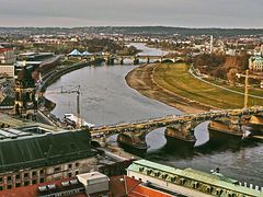 Blick von der Frauenkirche auf die Elbe mit Augustusbrücke und Marienbrücke